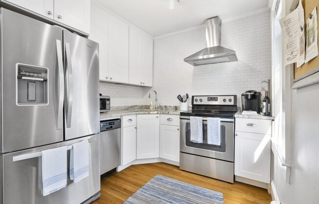 159 W 7 ST