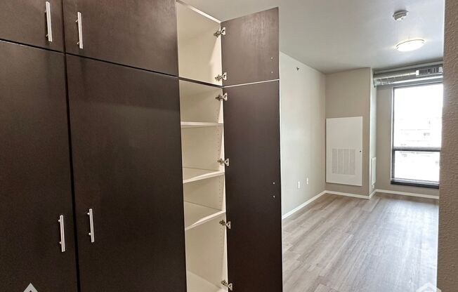 Studio, 1 bath, 567 sqft, $875, Unit 5520-4319