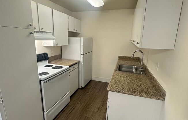 2 beds, 1 bath, 950 sqft, $1,950, Unit D203