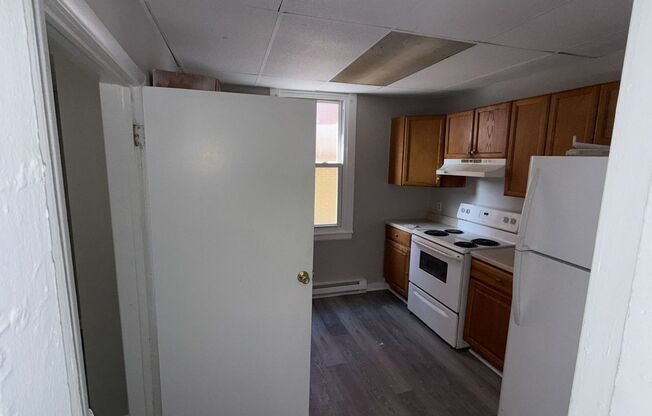 3 beds, 1 bath, $1,700