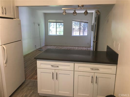 4933 CAHUENGA BLVD