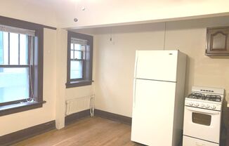 Studio, 1 bath, $725, Unit 206