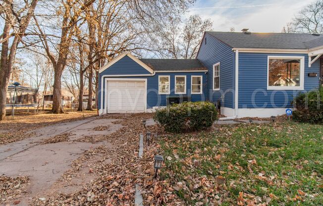 Spacious 3 Bedroom / 2 Bathroom Home | Fontenelle Park