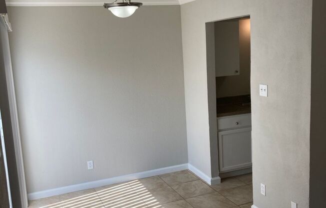 1 bed, 1 bath, 600 sqft, $1,025, Unit U240