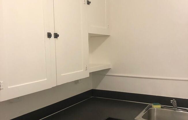 Studio, 1 bath, 412 sqft, $1,389, Unit 104
