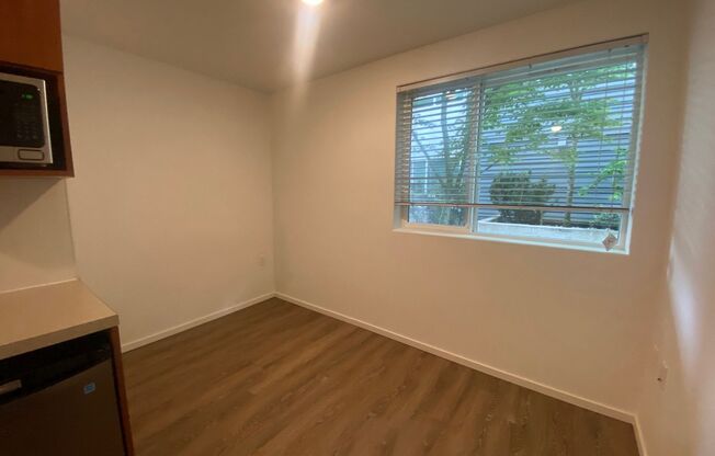 Studio, 1 bath, 175 sqft, $1,150, Unit 3211
