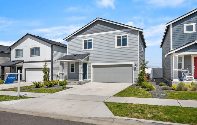 Beautiful 2022 Built Home With Views!