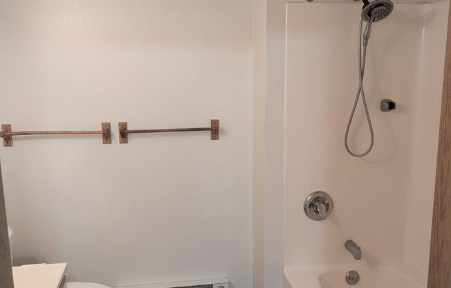 1 bed, 1 bath, 756 sqft, $975, Unit 627 - 12