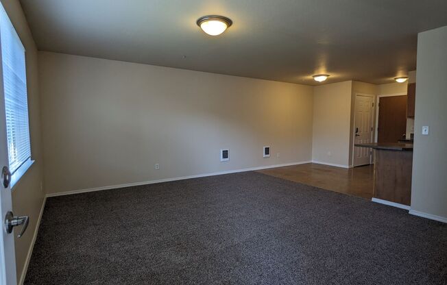 3 beds, 2 baths, 1,180 sqft, $1,695, Unit B303