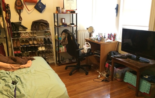 1 bed, 1 bath, 577 sqft, $2,400, Unit 01-057