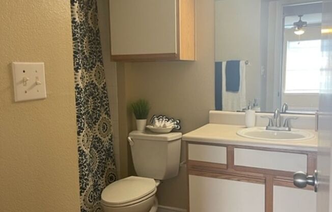 1 bed, 1 bath, 649 sqft, $799