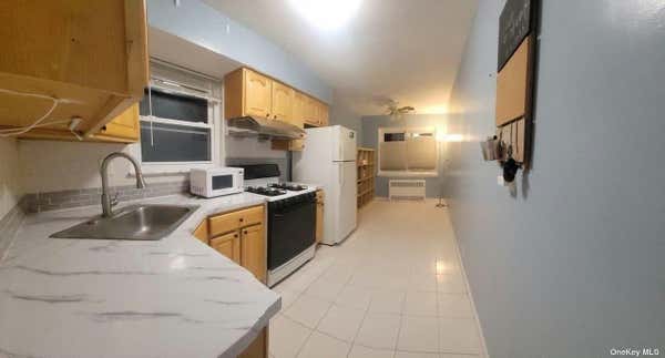 1 bed, 1 bath, $2,200