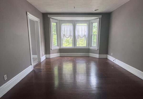 490 LINWOOD AVE