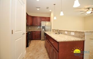 Beautiful Townhouse close to Eglin and Hurblurt Field!