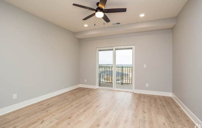 Welcome to Water's Edge At The Woodlands