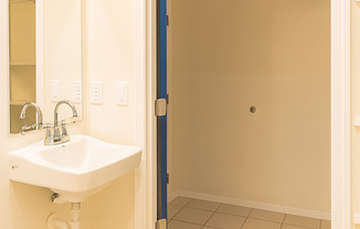 Studio, 1 bath, 178 sqft, $850, Unit 106