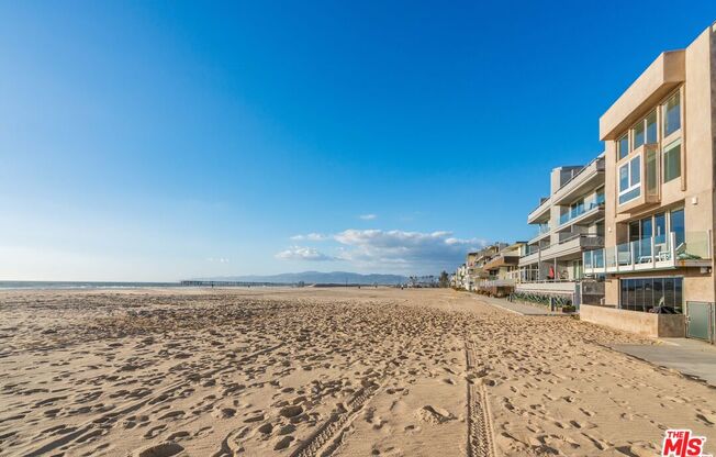 3711 OCEAN FRONT WALK