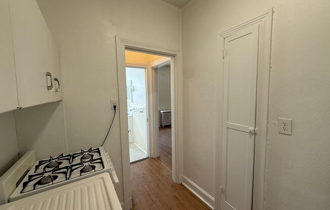 Studio, 1 bath, 308 sqft, $1,175, Unit Bayard Manor 103