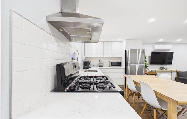 3 JARDINE PL