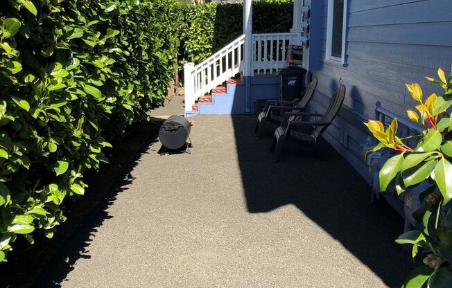 Beautiful Ground Level 1Bed/1Bath with outdoor space Close to Downtown Albany!