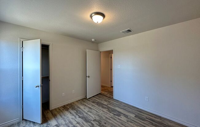 3 beds, 2 baths, 1,248 sqft, $1,395, Unit 1825 B Clovis