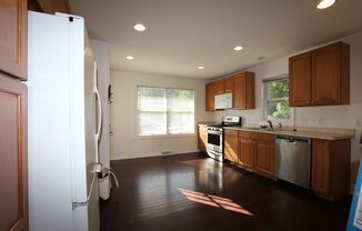 5 beds, 2 baths, $4,295