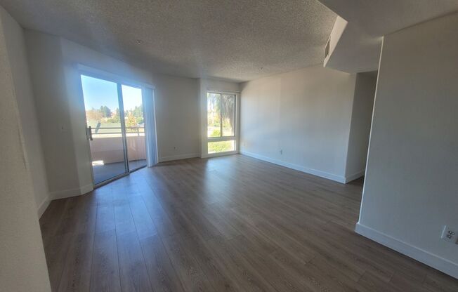 2 beds, 2 baths, $2,395, Unit 307