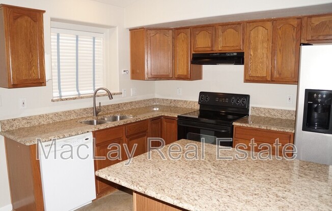 3418 W ADOBE DM RD