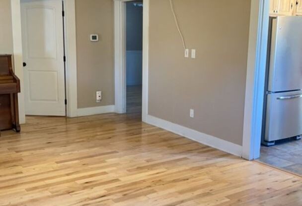 2 beds, 1 bath, $1,695