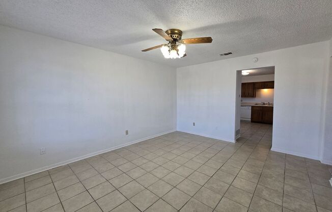 2 beds, 1 bath, $895, Unit 501 Northern Dove Lane - Unit C