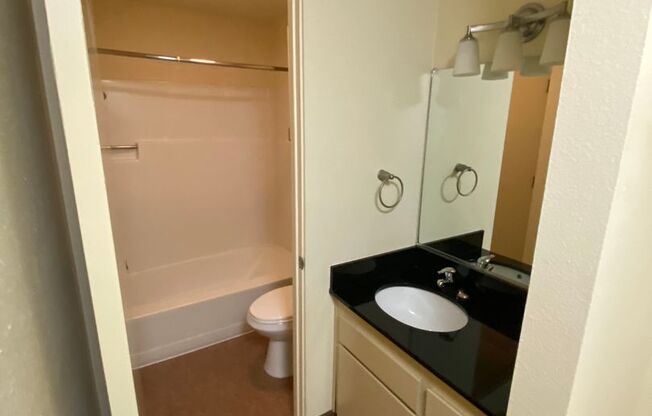 2 beds, 1.5 baths, 940 sqft, $1,607, Unit 0149