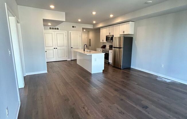 1 bed, 1 bath, 753 sqft, $1,700, Unit Unit 301