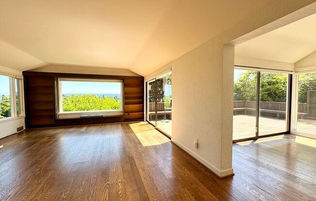 Hawthorne Hills Home