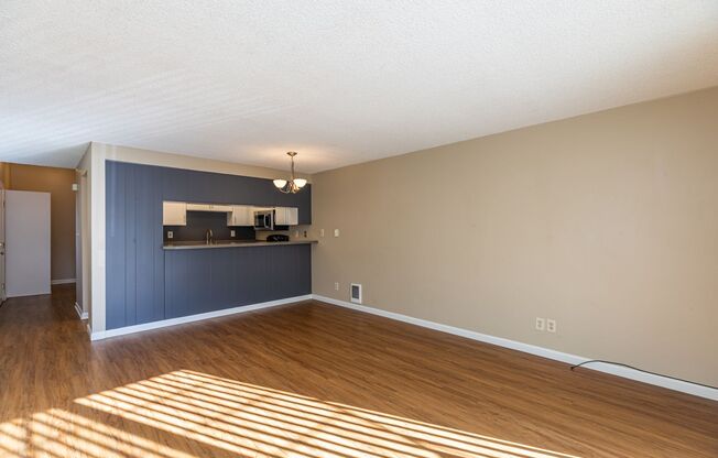 3 beds, 2 baths, 1,500 sqft, $2,600, Unit 10540