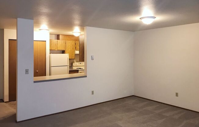 3 beds, 1 bath, 850 sqft, $1,995, Unit 104