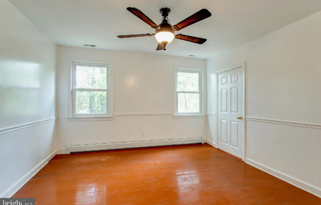 301 LOUREIRO LN