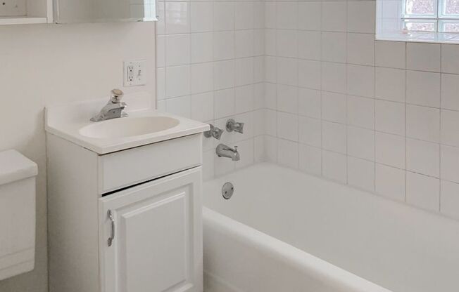 Studio, 1 bath, 379 sqft, $1,475, Unit 2882-1