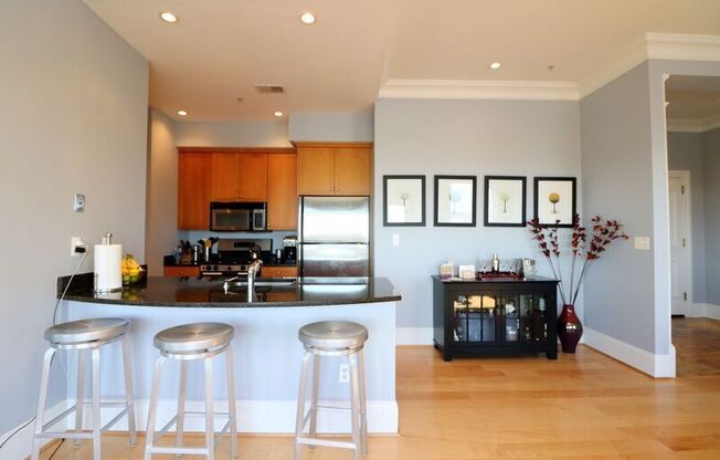 2 beds, 2 baths, 1,043 sqft, $5,495, Unit 703