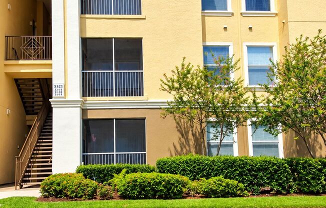 MOVE-IN SPECIAL! ½ OFF YOUR FIRST MONTH’S RENT! 1/1 Gated Allegro Palm – Resort-Style Amenities!