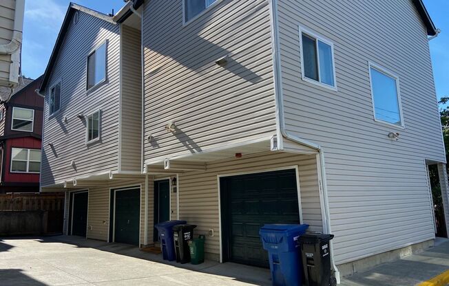 Delridge SW Seattle Townhouse 2 Bedroom 1 Bath 1 Car Garage