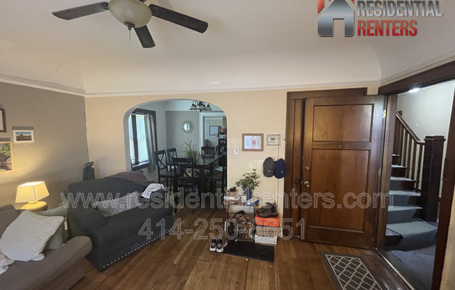 3047 S HOWELL AVE