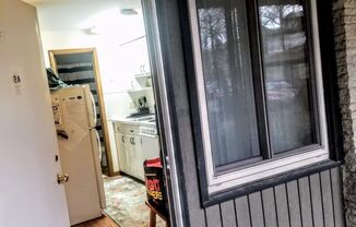 1 bed, 1 bath, $725, Unit 2A