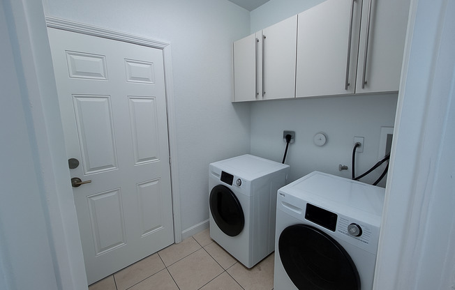 3 beds, 2.5 baths, 1,543 sqft, $2,775, Unit 5122 NW 30th Lane