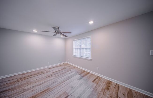 3 beds, 2.5 baths, 1,250 sqft, $1,850, Unit 18-44