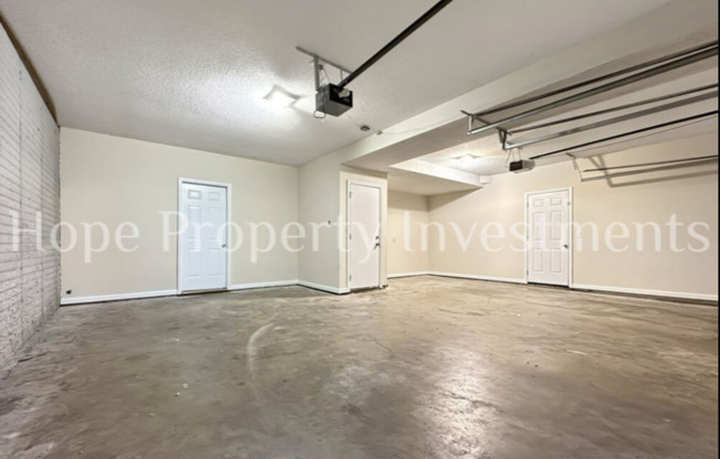 NEWNAN- 80 Corn Crib Dr 3/2 with basement.