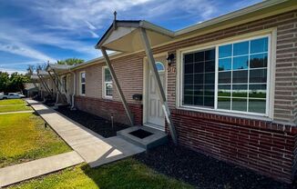 Apartment Available on Bonnie Doon!