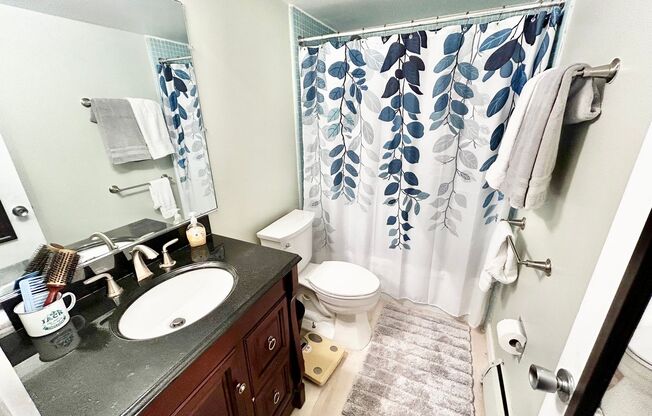 Studio, 1 bath, 450 sqft, $1,700, Unit 25