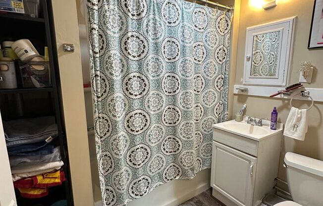 Studio, 1 bath, $1,950, Unit 10 Brooks Park #15