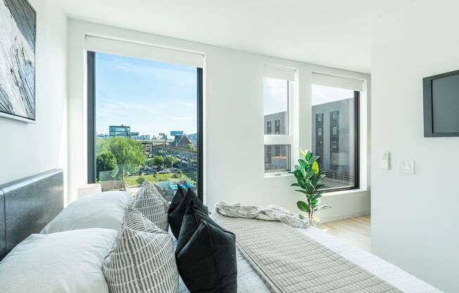 1 bed, 1 bath, $1,495, Unit S-305