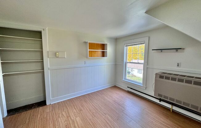 2 beds, 1 bath, $1,875, Unit 3